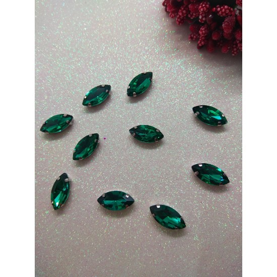 Стразы в цапах "Листик" цв. изумрудный, цена за 1 шт